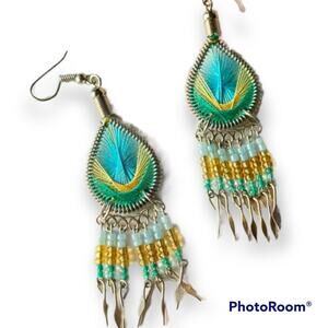 Thread & bead green/yellow earring